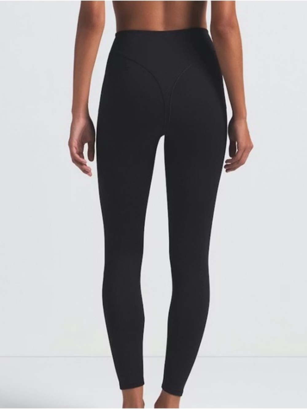 NWT NikeSkims Matte V-Panel 26” Leggings - Picture 2 of 6